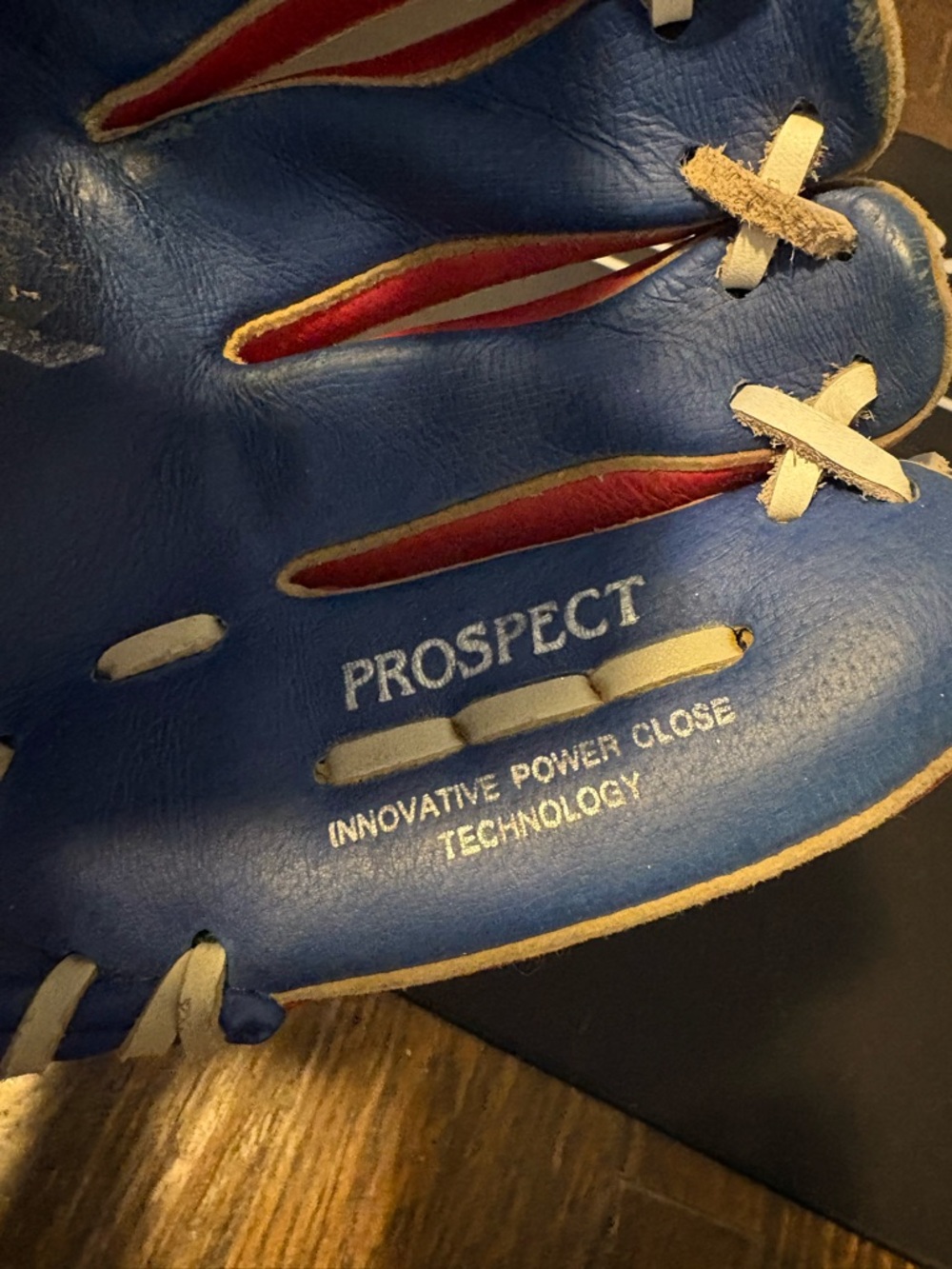 Mizuno 11'' Youth Prospect PowerClose Series RHT Glove Game-ready - Picture 7 of 7